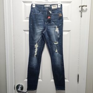 NWT Mudd Distressed Skinny Jeans Size: 5